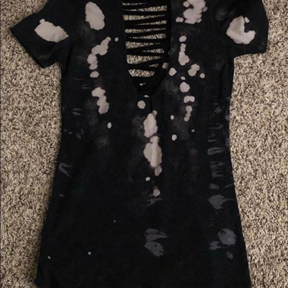 A shirt with short sleeves